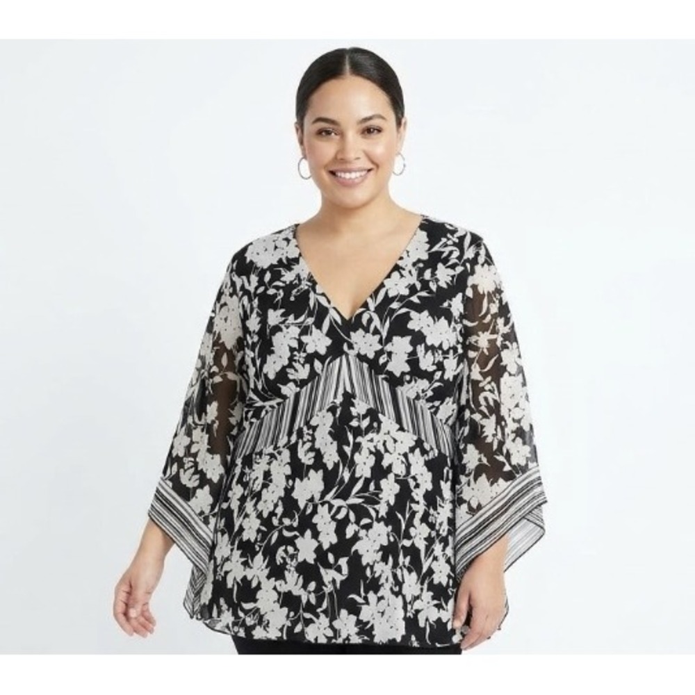 Dressbarn Top size 18/20 Black White Floral V Neck Flare Sleeve Romantic Elegant